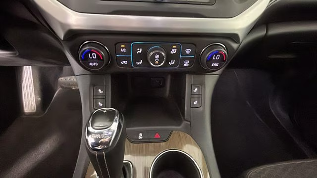 2017 Summit White GMC Acadia SLE-2 FWD SUV
