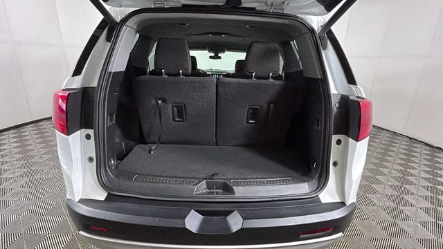 2017 Summit White GMC Acadia SLE-2 FWD SUV
