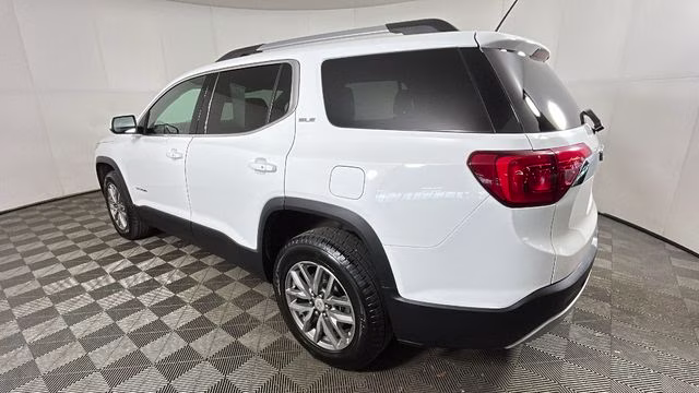2017 Summit White GMC Acadia SLE-2 FWD SUV