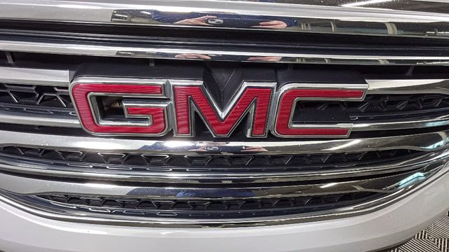2017 Summit White GMC Acadia SLE-2 FWD SUV