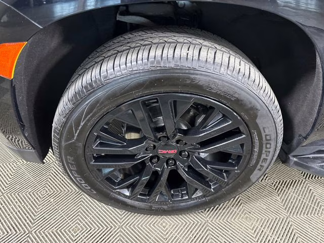 2021 Onyx Black GMC Yukon SLT 4X4 SUV