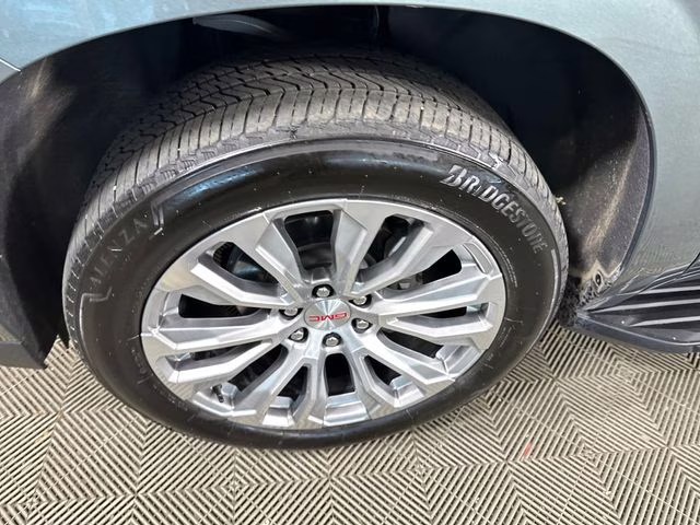 2024 Frosted Pine Metallic GMC Yukon Denali 4X4 SUV