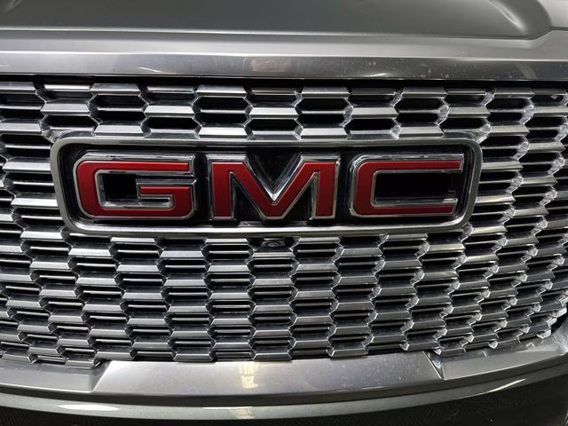 2024 Frosted Pine Metallic GMC Yukon Denali 4X4 SUV
