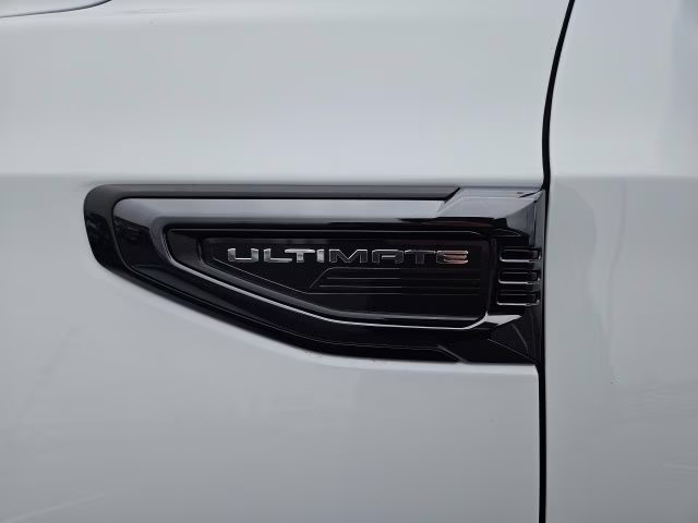 2026 Glacier White Tricoat GMC Yukon Denali Ultimate 4X4 SUV