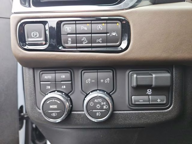2026 Glacier White Tricoat GMC Yukon Denali Ultimate 4X4 SUV