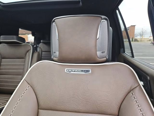 2026 Glacier White Tricoat GMC Yukon Denali Ultimate 4X4 SUV