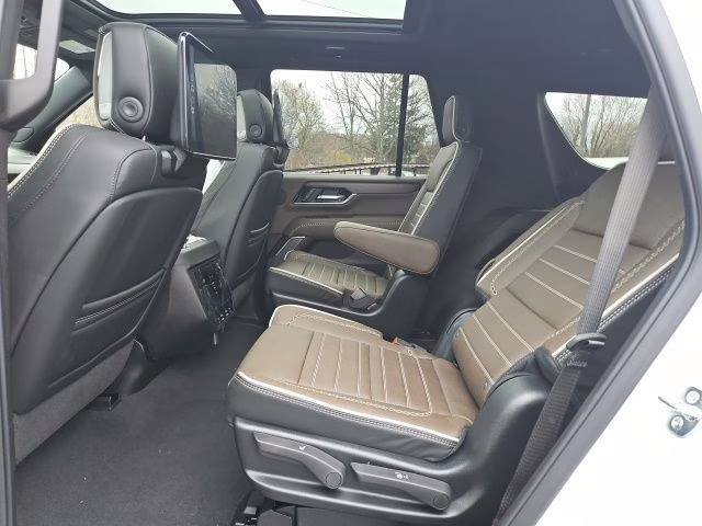 2026 Glacier White Tricoat GMC Yukon Denali Ultimate 4X4 SUV