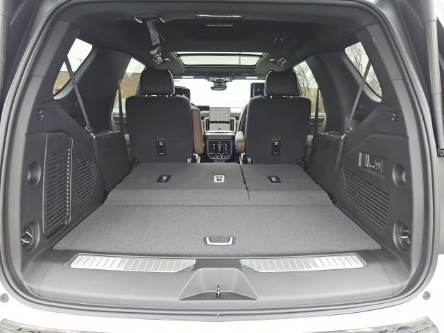 2026 Glacier White Tricoat GMC Yukon Denali Ultimate 4X4 SUV