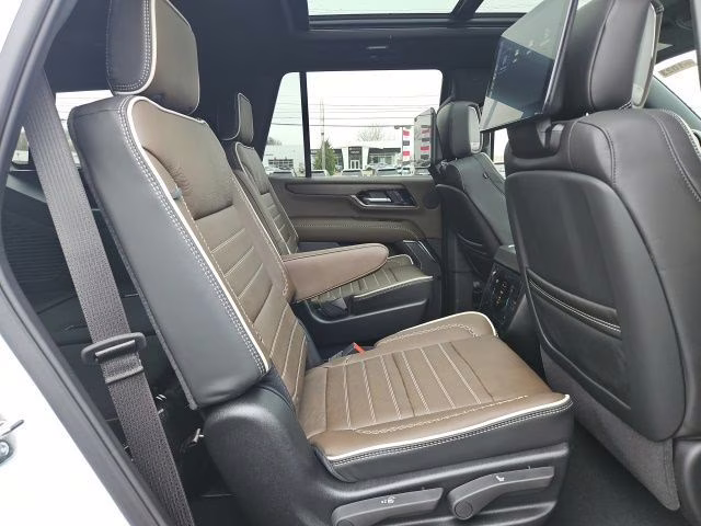 2026 Glacier White Tricoat GMC Yukon Denali Ultimate 4X4 SUV