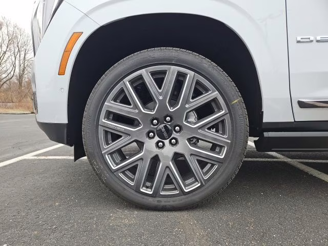 2026 Glacier White Tricoat GMC Yukon Denali Ultimate 4X4 SUV