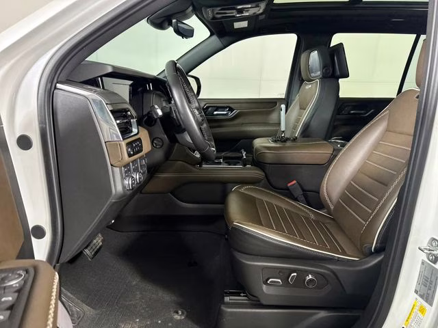 2025 White Frost Tricoat GMC Yukon Denali Ultimate 4X4 SUV