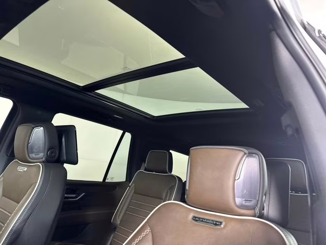 2025 White Frost Tricoat GMC Yukon Denali Ultimate 4X4 SUV