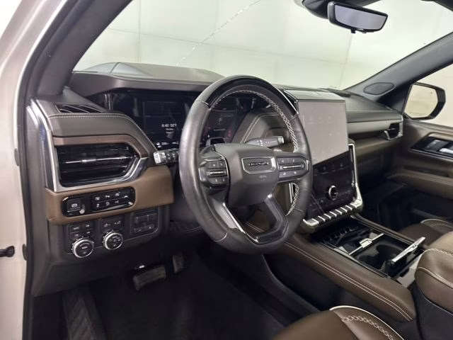 2025 White Frost Tricoat GMC Yukon Denali Ultimate 4X4 SUV