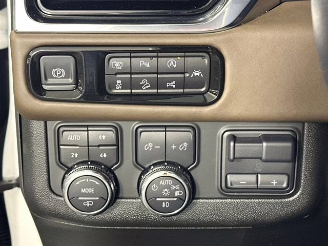 2025 White Frost Tricoat GMC Yukon Denali Ultimate 4X4 SUV