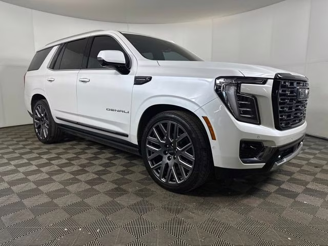 2025 White Frost Tricoat GMC Yukon Denali Ultimate 4X4 SUV