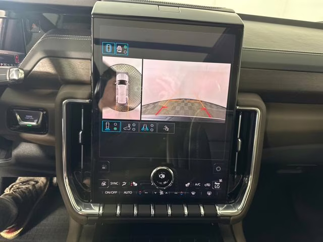 2025 White Frost Tricoat GMC Yukon Denali Ultimate 4X4 SUV