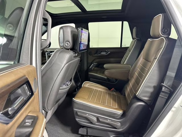 2025 White Frost Tricoat GMC Yukon Denali Ultimate 4X4 SUV