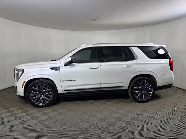 2025 White Frost Tricoat GMC Yukon Denali Ultimate 4X4 SUV