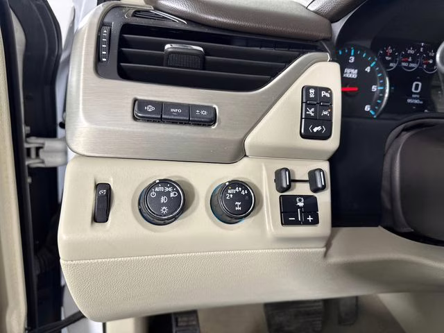 2020 Summit White GMC Yukon XL Denali 4X4 SUV