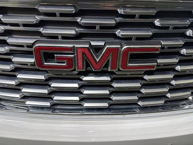 2020 Summit White GMC Yukon XL Denali 4X4 SUV