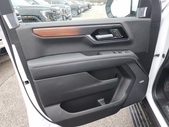 2026 Summit White GMC Yukon XL Denali 4X4 SUV
