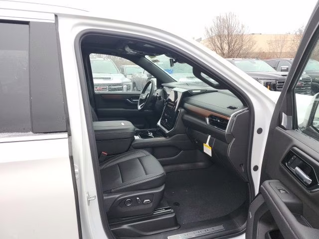 2026 Summit White GMC Yukon XL Denali 4X4 SUV