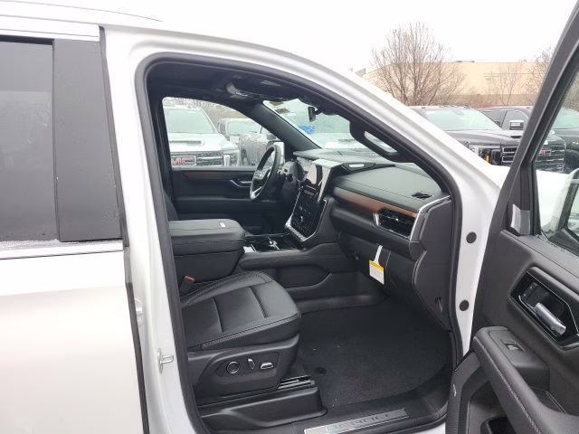2026 Summit White GMC Yukon XL Denali 4X4 SUV