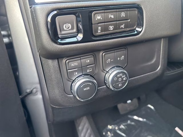 2026 Sterling Metallic GMC Yukon XL Denali 4X4 SUV