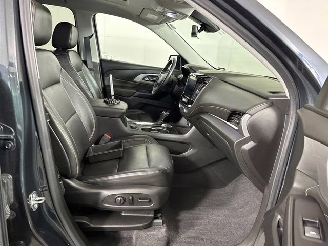 2020 Graphite Metallic Chevrolet Traverse RS AWD SUV