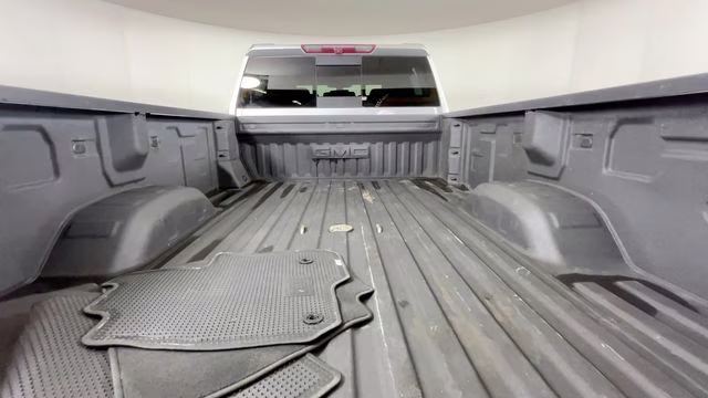 2021 Quicksilver Metallic GMC Sierra 2500HD SLT 4X4 Truck