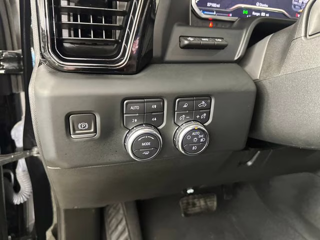 2024 Onyx Black GMC Sierra 2500HD AT4 4X4 Truck