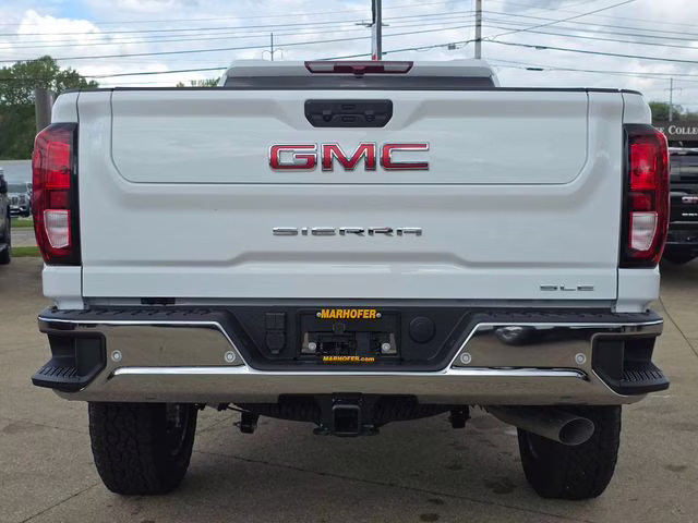 2026 Summit White GMC Sierra 2500HD SLE 4X4 Truck
