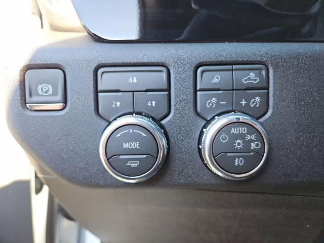 2026 Summit White GMC Sierra 2500HD SLE 4X4 Truck