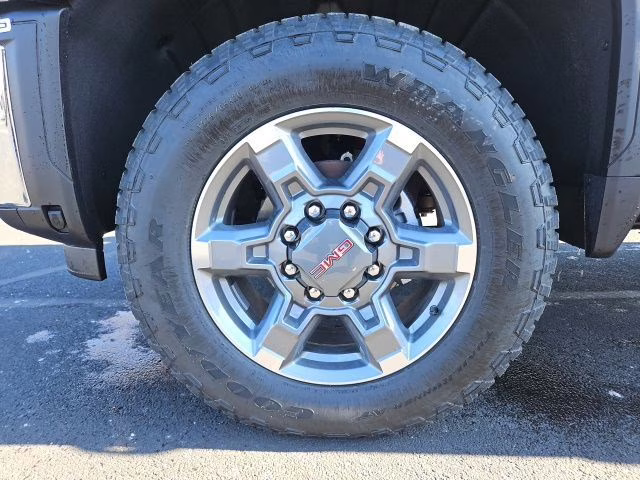 2026 Summit White GMC Sierra 2500HD SLE 4X4 Truck