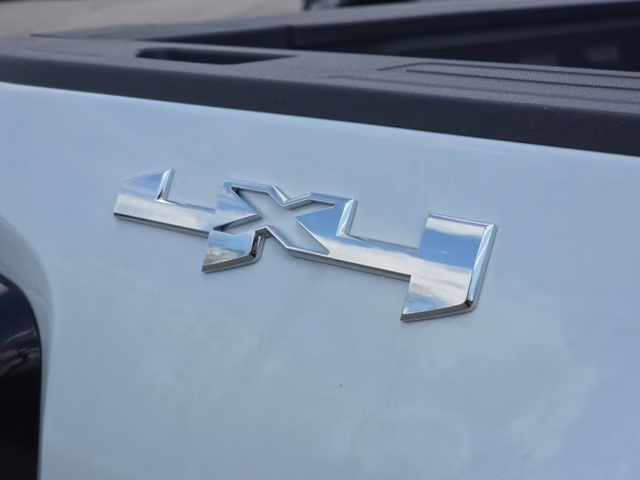 2026 Glacier White Tricoat GMC Sierra 2500HD SLT 4X4 Truck