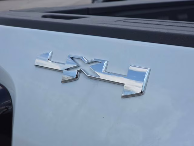 2026 Glacier White Tricoat GMC Sierra 2500HD SLT 4X4 Truck