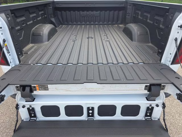 2026 Glacier White Tricoat GMC Sierra 2500HD SLT 4X4 Truck