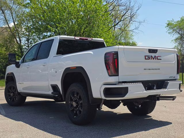 2026 Summit White GMC Sierra 2500HD AT4 4X4 Truck