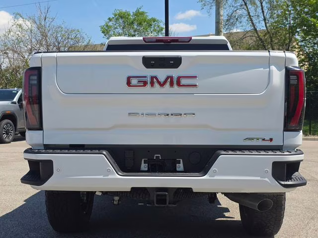 2026 Summit White GMC Sierra 2500HD AT4 4X4 Truck