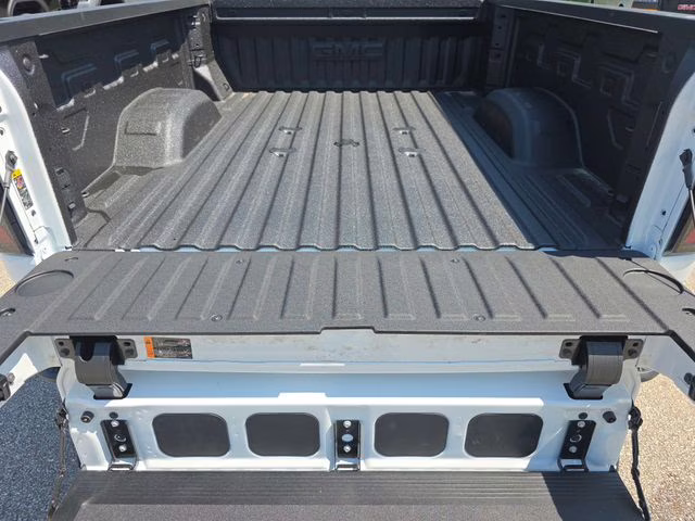 2026 Summit White GMC Sierra 2500HD AT4 4X4 Truck