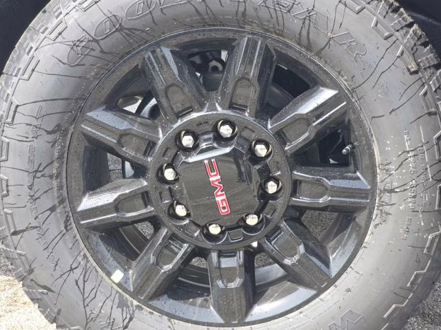 2026 Summit White GMC Sierra 2500HD AT4 4X4 Truck
