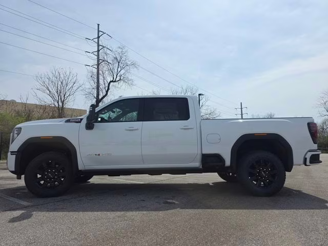 2026 Summit White GMC Sierra 2500HD AT4 4X4 Truck