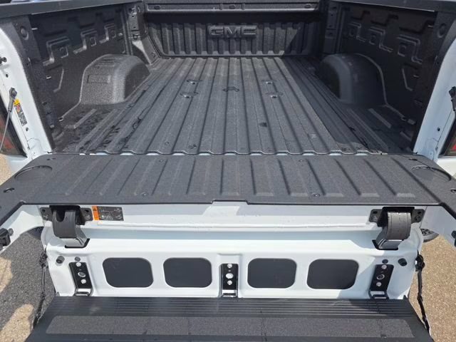 2026 Summit White GMC Sierra 2500HD AT4 4X4 Truck