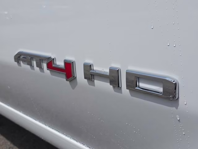 2026 Summit White GMC Sierra 2500HD AT4 4X4 Truck