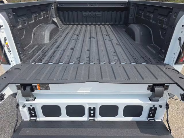 2026 Summit White GMC Sierra 2500HD AT4 4X4 Truck