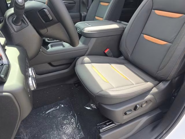 2026 Summit White GMC Sierra 2500HD AT4 4X4 Truck