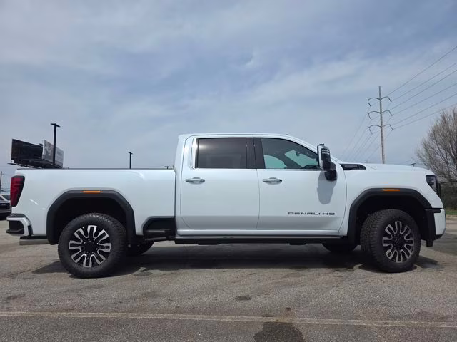 2026 Glacier White Tricoat GMC Sierra 2500HD Denali Ultimate 4X4 Truck