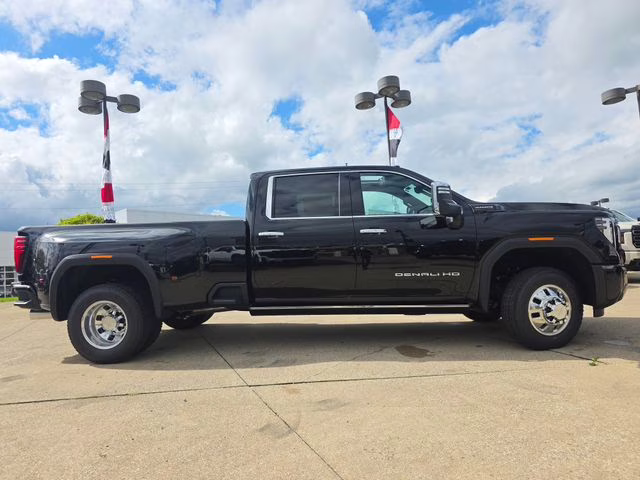 2026 Onyx Black GMC Sierra 3500HD Denali Ultimate 4X4 Truck