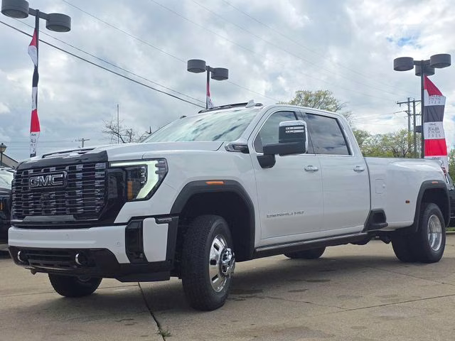 2026 Summit White GMC Sierra 3500HD Denali Ultimate 4X4 Truck