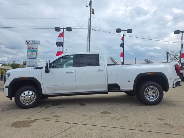 2026 Summit White GMC Sierra 3500HD Denali Ultimate 4X4 Truck